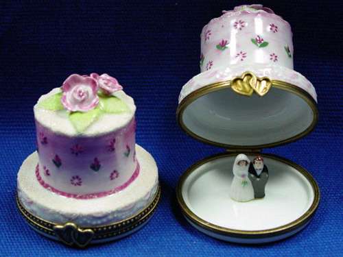 WEDDING CAKE - SMALL